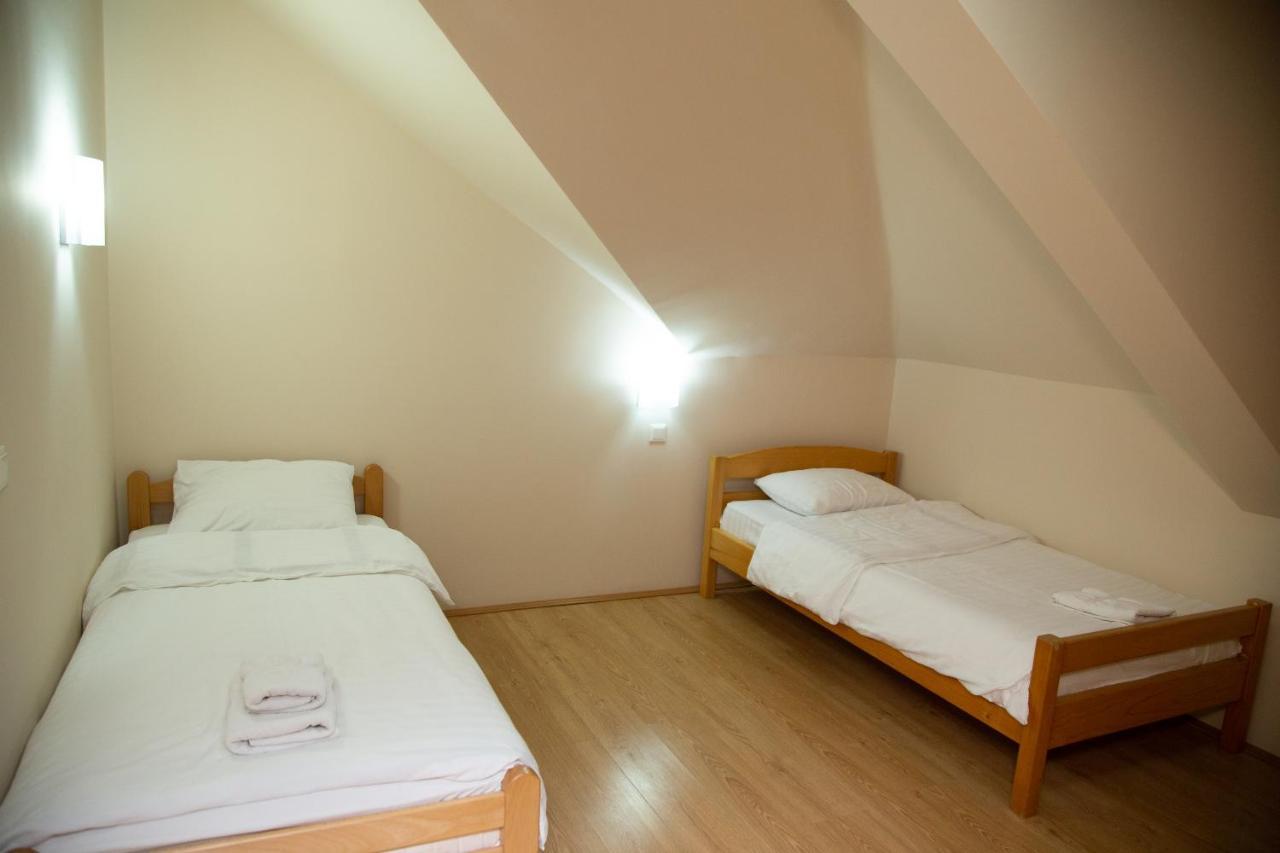 Motel Imperija Ub Bagian luar foto